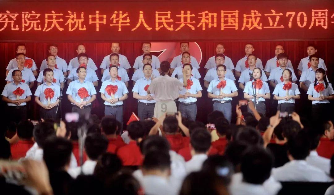 《红毯先生》:刘德华林熙蕾再度携手,演绎娱乐圈的爱恨情仇